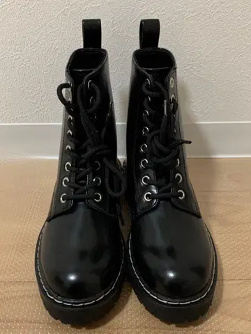 H&M 레이스업 부츠 23cm