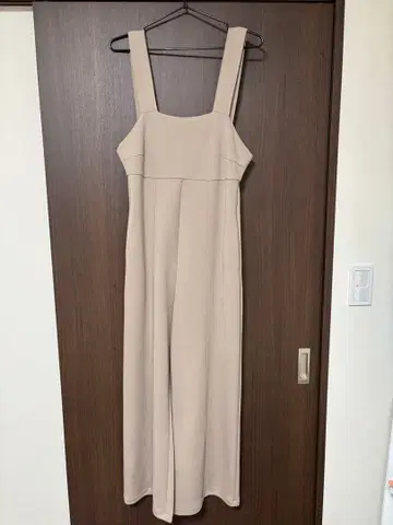 Eimee Law 베이지 살로펫