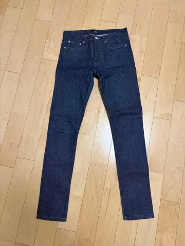 A.P.C. 프티 뉴스탠다드 청바지