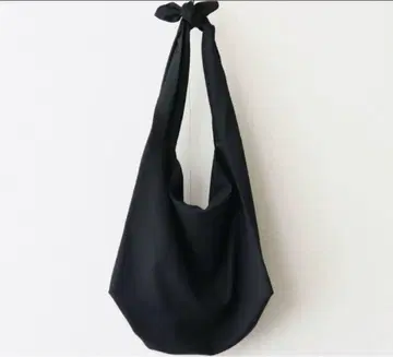 Dulcamara 요소이키 토트 블랙