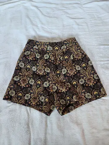 ROSE BUD 꽃무늬 숏팬츠