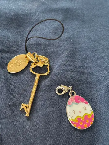 헬로키티 스트랩 골드 2개 세트 미사용품