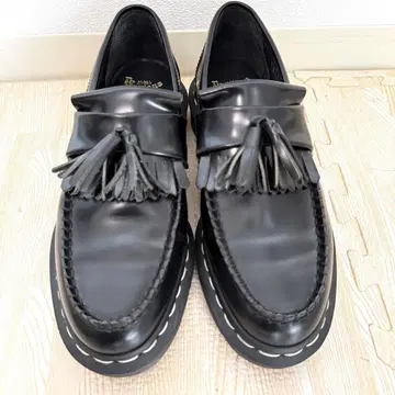 Dr. Martens 뷰티앤유스 별주 ADRIAN