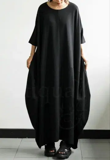 안티카 코쿤 반팔 원피스