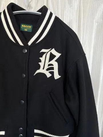 RACCU 크롭 바시티 자켓