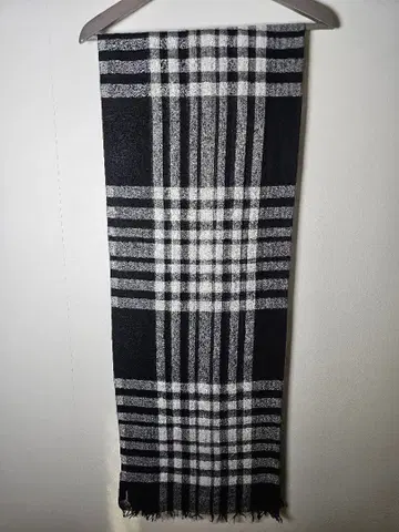 글렌 프린스 100% 캐시미어 스톨 블랙 x 화이트