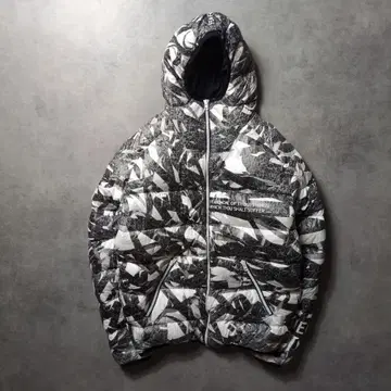 폴란드제 UEG 경량 타이벡 소재 그래픽 올 패턴 다운 자켓