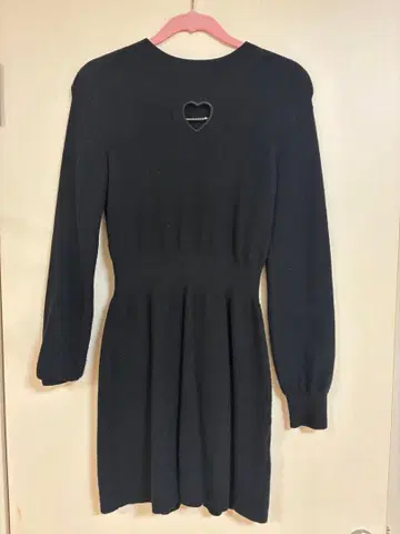 미셸 마카롱 하트컷 니트 원피스