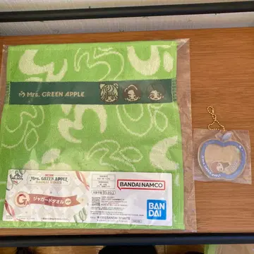 Mrs. GREEN APPLE 바스락 아크릴 참 자카드 타월