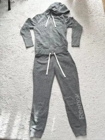 [배송비 포함] Reebok 맨투맨 셋업