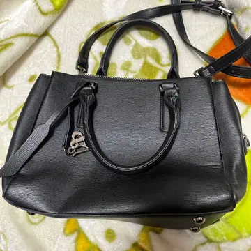 블랙 숄더백 W 로고 포함