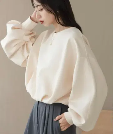 hinari 본딩 숏 맨투맨 아이보리