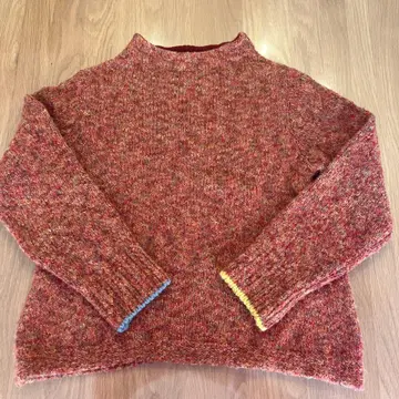 팔라스 팰리스 니트