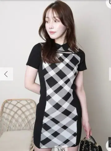 새상품 립 서비스 데콜테 오픈 체크 자카드 원피스