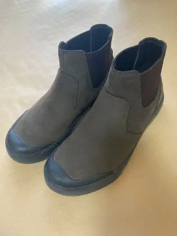 KEEN 엘레나 첼시 부츠 23.5cm