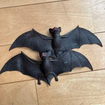박쥐 리얼 피규어