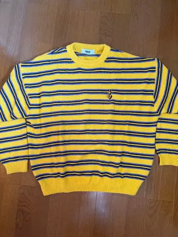 PUBLIUX 스트라이프 니트 스웨터