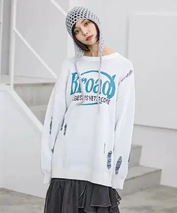 [ 새상품 ] PAGEBOY 로고 데미지 니트 풀오버