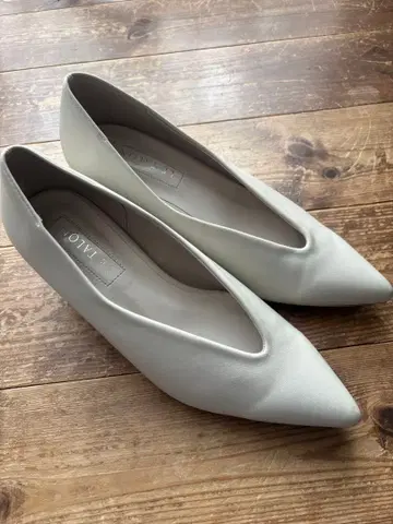 LE TALON 스틸레토 펌프스