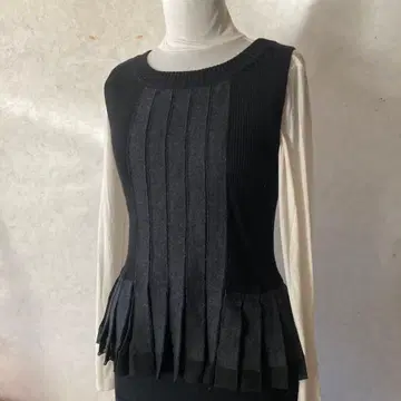 HIROKO BIS 플리츠 디자인 탱크탑 블랙/그레이