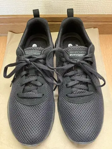 SKECHERS 메모리 폼 블랙 스니커즈