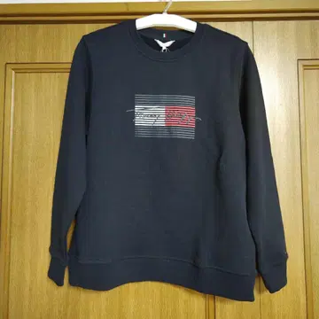 TOMMY HILFIGER 네이비 스트라이프 로고 맨투맨