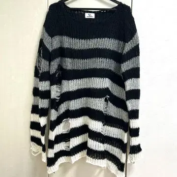 VOLCAN & APHRODITE 데미지 니트 스웨터