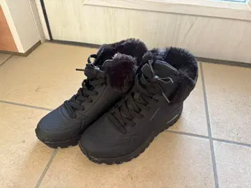 SKECHERS 퍼 달린 하이컷 스니커즈