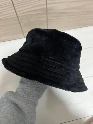 카시라 CA4LA 블랙 버킷햇 퍼