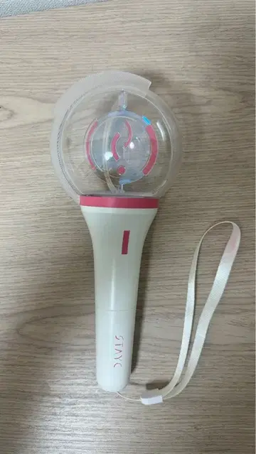 STAYC 공식 응원봉 화이트 핑크