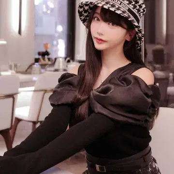 riu 리본 니트 탑 블랙