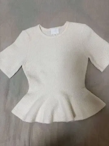 H&M 페플럼 니트 크림 XS