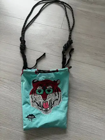 MULGA 호랑이 자수 숄더백
