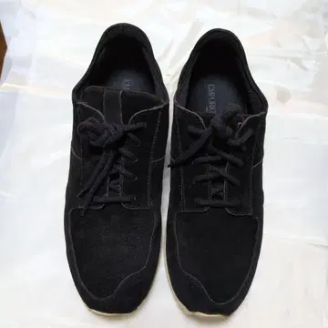 EMPORIO ARMANI 블랙 스웨이드 신발