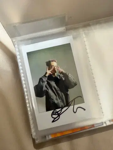 쿠와야마 류타 호리아쿠 친필 사인 폴라로이드