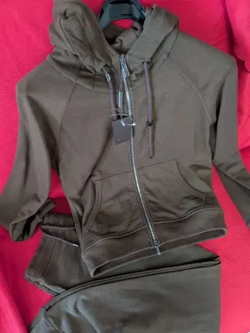 새상품 미사용 무레르 맨투맨 셋업 브라운 남성용