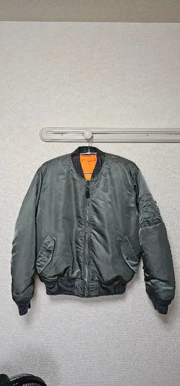 MA-1 플라이트 자켓 올리브 그린