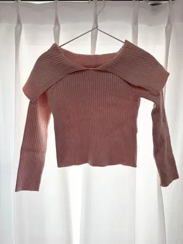 PEACH JOHN 피치 존 오프숄더 리브 니트 핑크