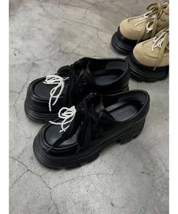 에모다 탱크 밑창 리본 로퍼