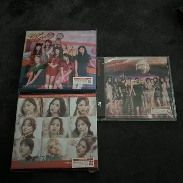 TWICE 3가지 형태 CD 트레이딩 카드 포함