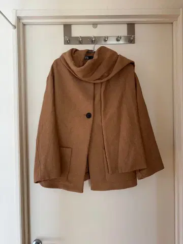 ZARA 스카프 포함 코트