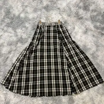 [니코앤드] (L) 체크 무늬 롱 스커트 A라인 플레어 모노톤