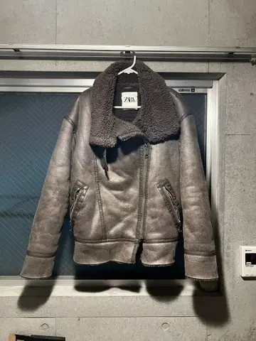 무스탕 코트 그레이