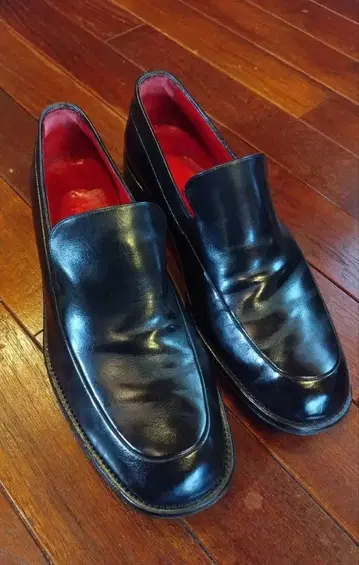 BALLY 블랙 가죽 로퍼