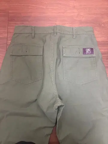 GUNG HO 베이커 팬츠 올리브