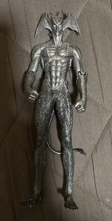 니라사와 야스시 데빌맨 피규어 하자품