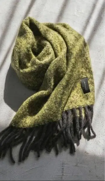 [ 첫 판매 ] JEANASIS 올리브 그린 프린지 머플러