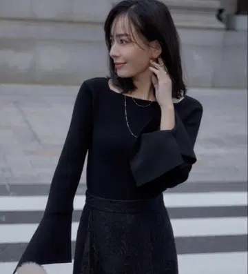 [ 한 번 착용 ] anuans 스퀘어 넥 디테일 슬리브 니트 풀오버