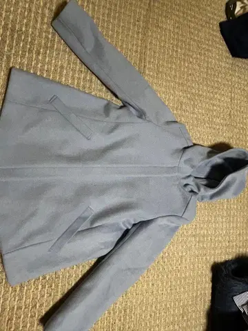 후드 부착 그레이 코트