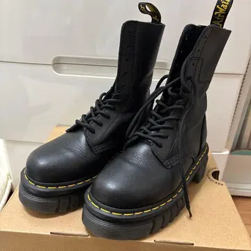 닥터마틴 여성용 부츠